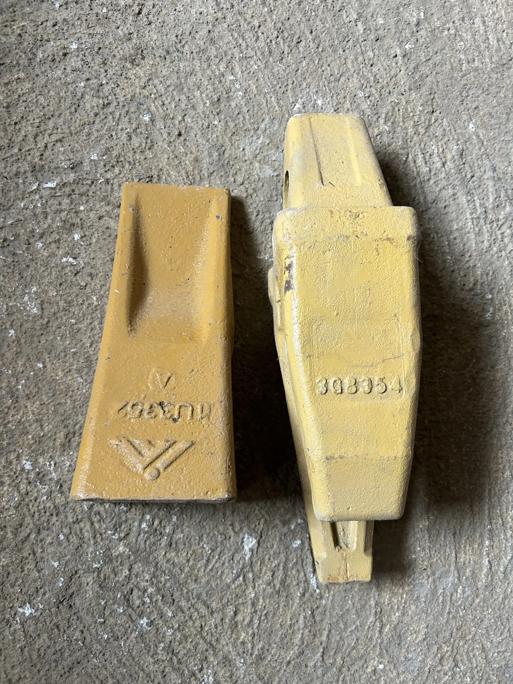 Set de punta y encía para botes de excavadora 1U3352 3G8354