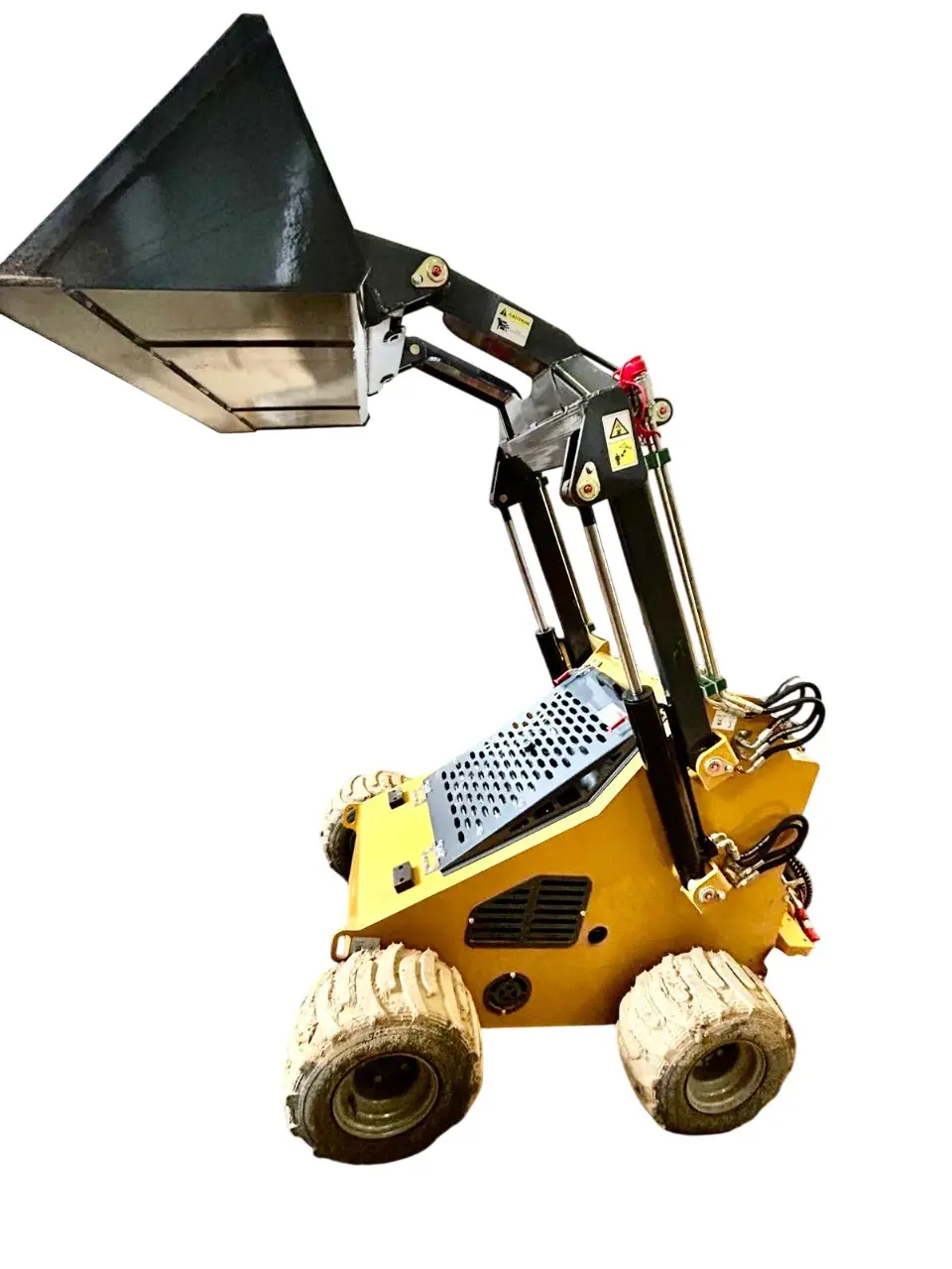 Mini Cargador BMS380 con Neumáticos, Bote 0.15 m³ Tipo Bobcat