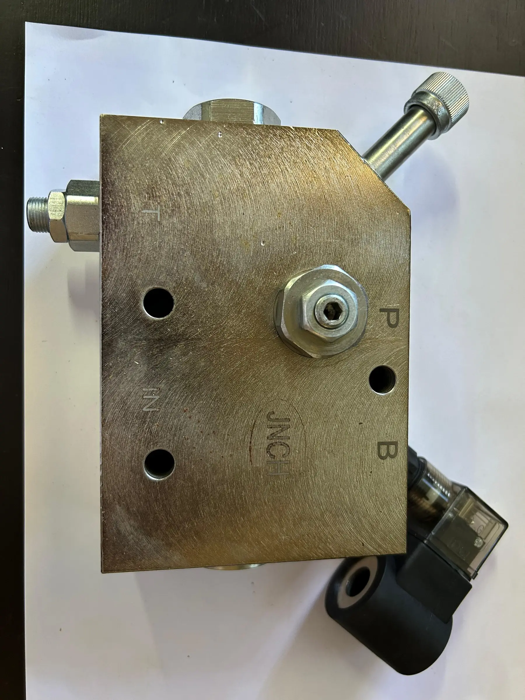 Electroválvula (solenoide) auxiliar para instalación de kit para martillo hidráulico