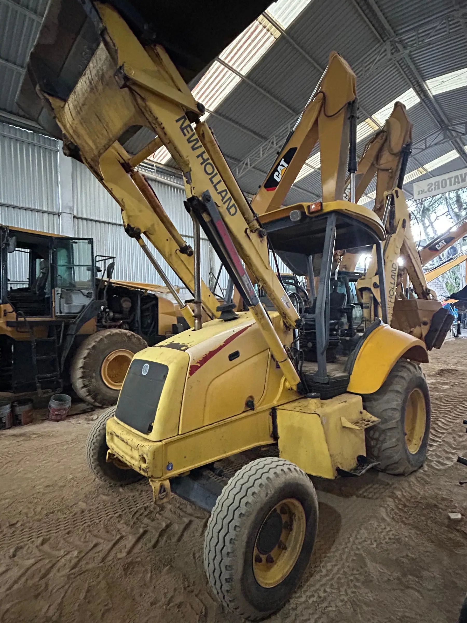 Retroexcavadora New Holland LB75B 2003, photo 2