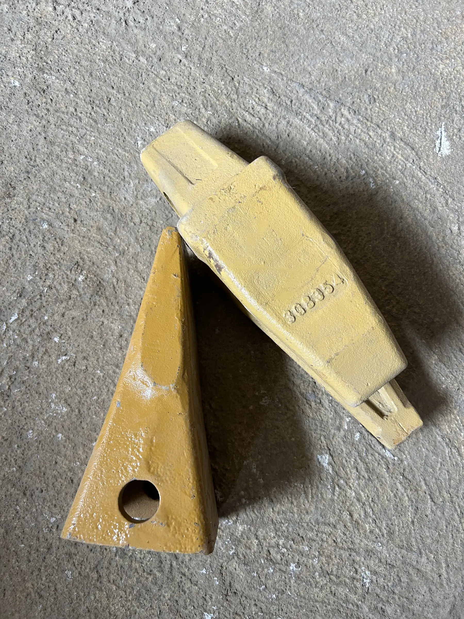 Punta para bote de excavadora 1U3302 - Refacciones (foto 2)