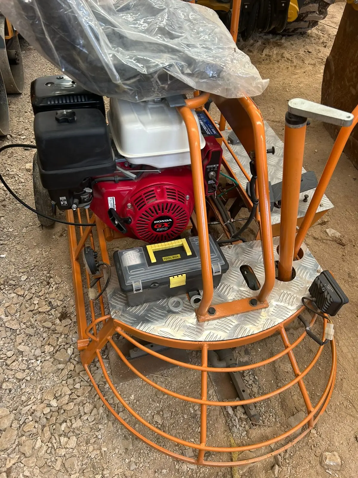 Allanadora montable para pulido de concreto