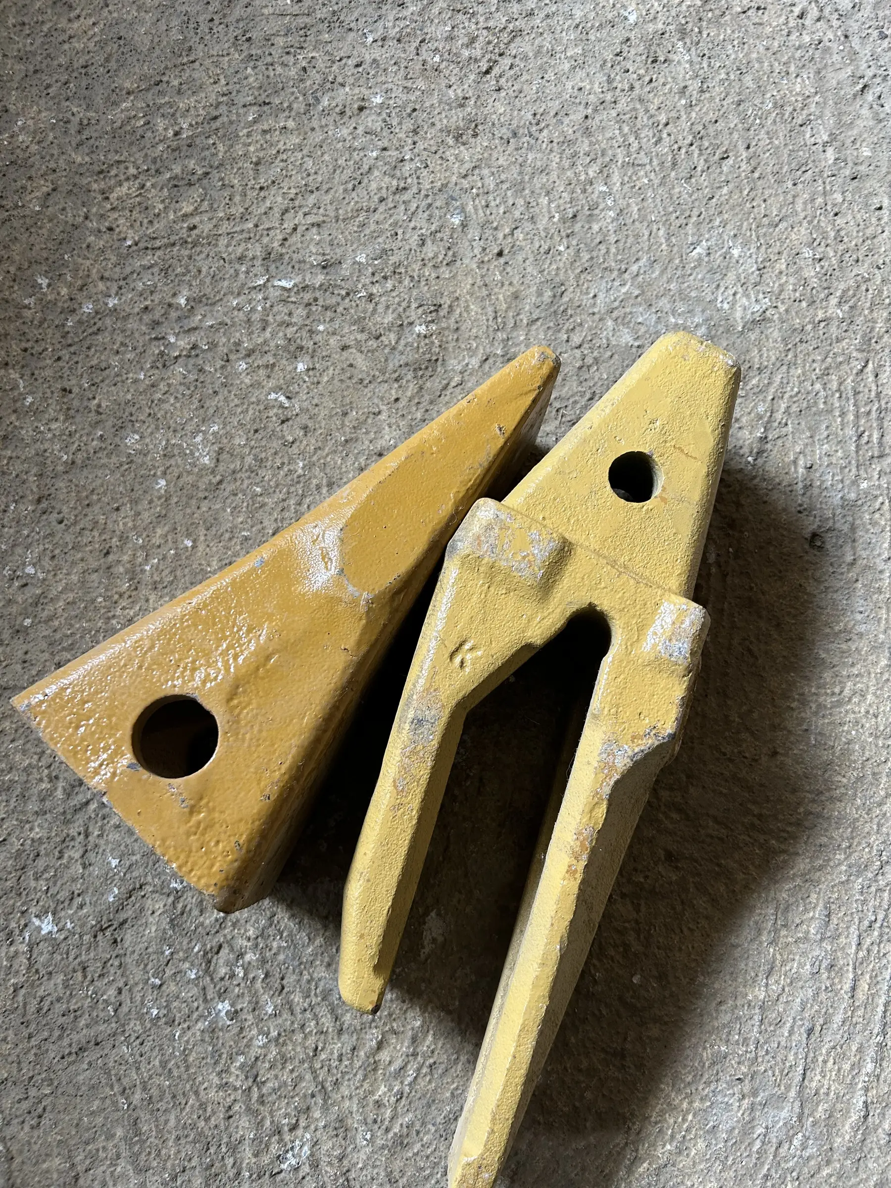 Punta para bote de excavadora 1U3302 - Refacciones (foto 3)