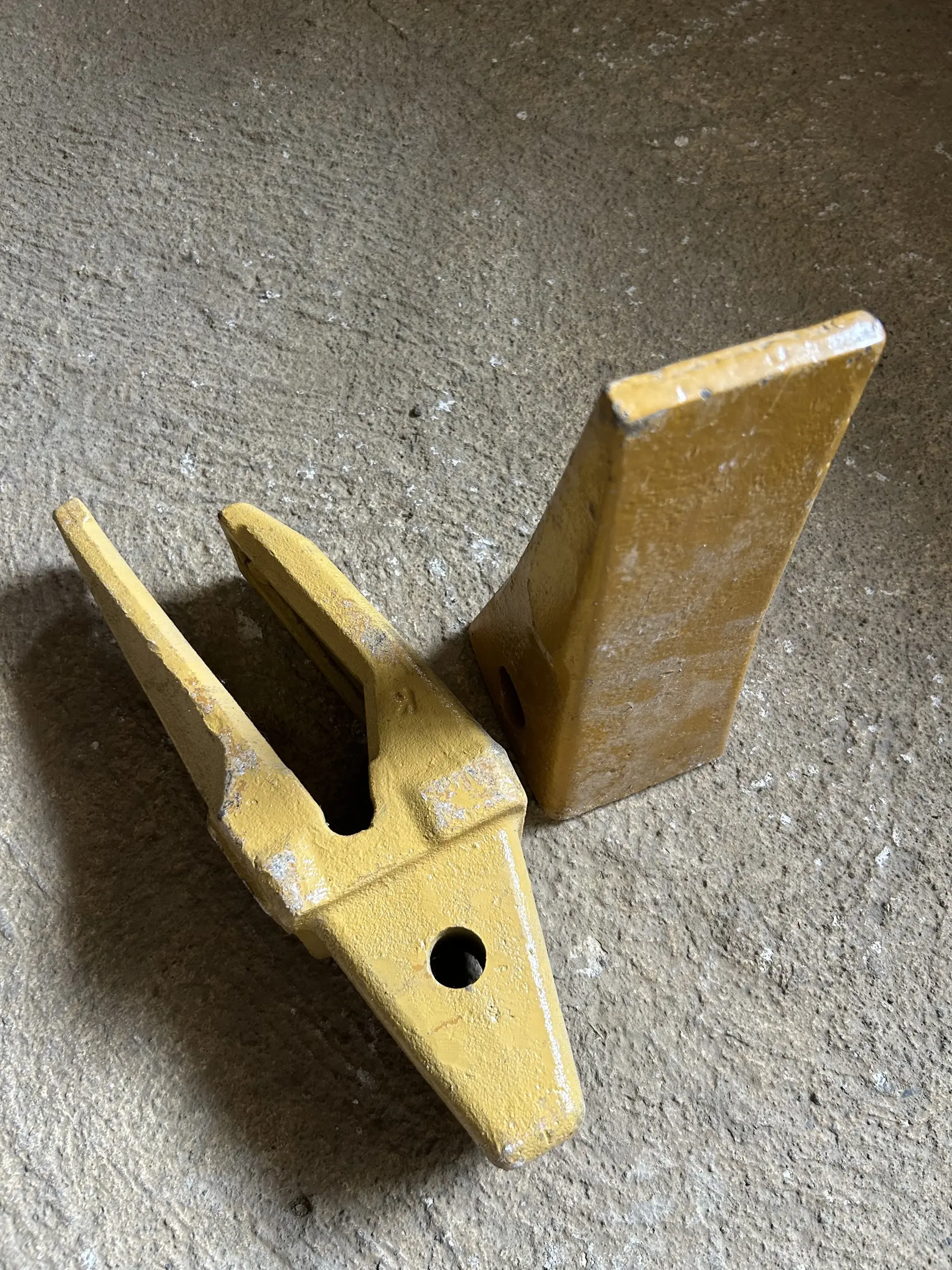 Punta para bote de excavadora 1U3302 - Refacciones (foto 4)