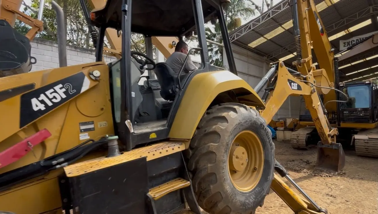 Retroexcavadora Caterpillar 415F2 2016, 2055 Horas