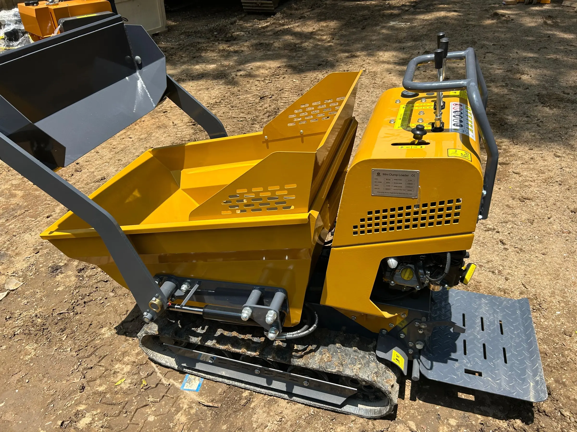 Mini Volquete Hidráulico BM500 con Bandas y Autocarga