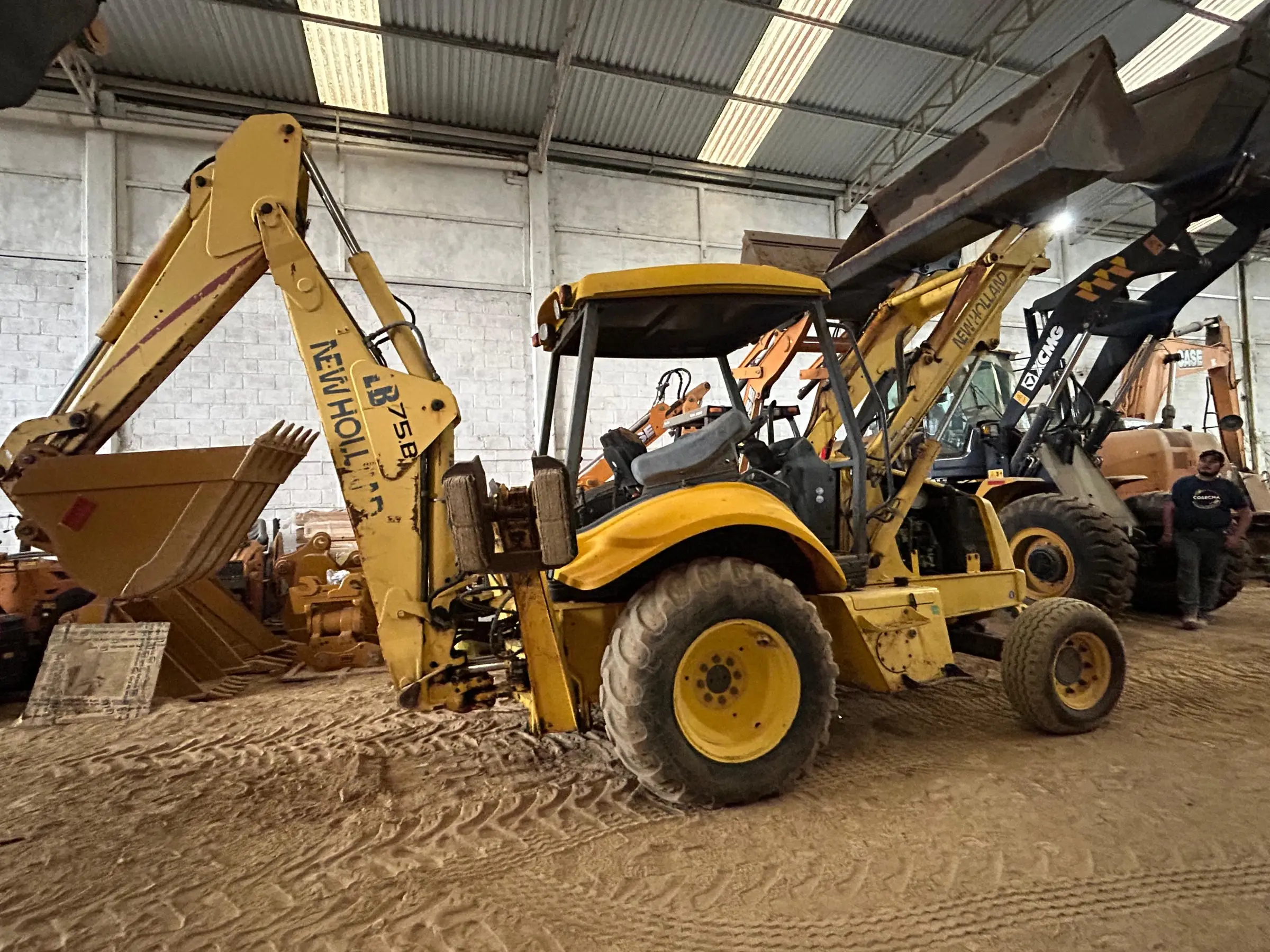 Retroexcavadora New Holland LB75B 2003, photo 6