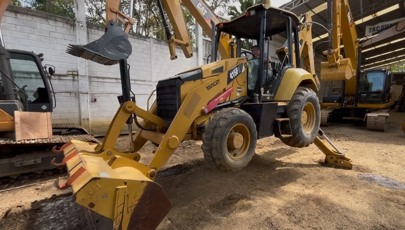 Retroexcavadora Caterpillar 415F2 2016, 2055 Horas