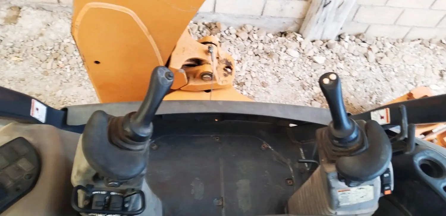 Retroexcavadora Case 580N 4x4 2014 con Extensión y Joysticks, 3,970 Horas