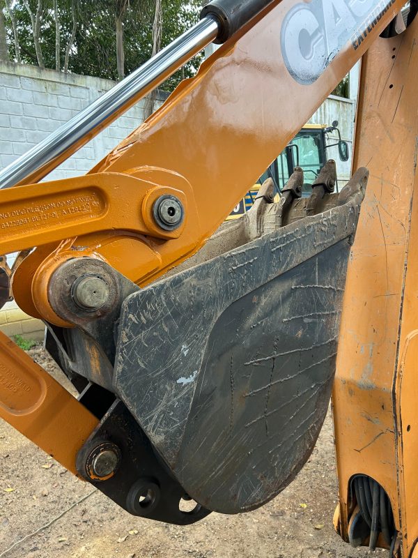 Retroexcavadora CASE 580N 2014 - Image 13