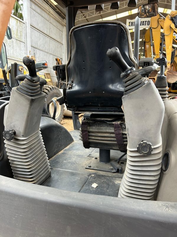 Retroexcavadora CASE 580N 2014 - Image 16