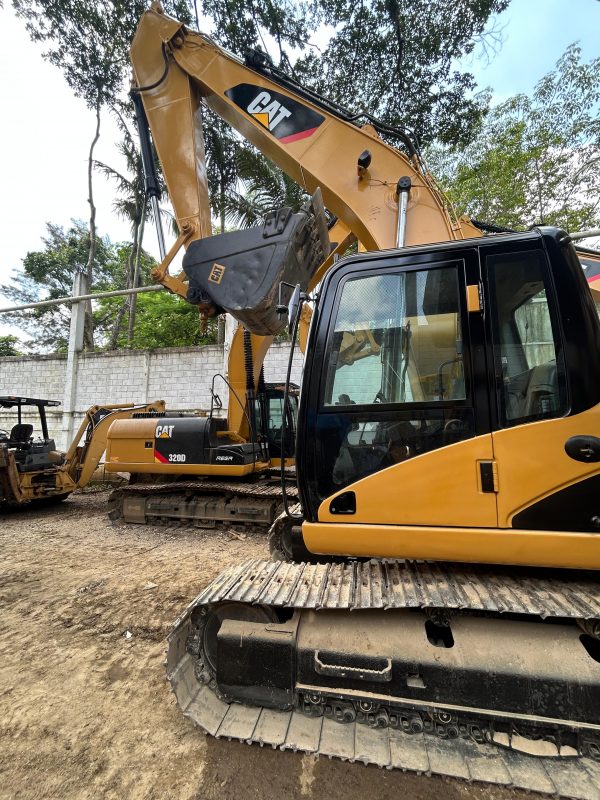 Caterpillar 320D-e 2011 - Image 7