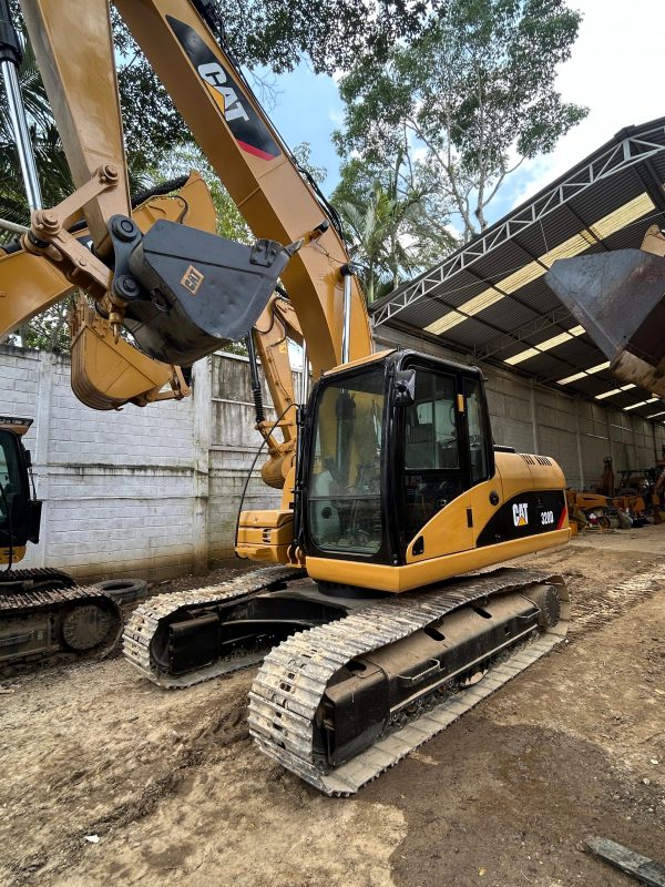 Caterpillar 320D-e 2011 - Image 6