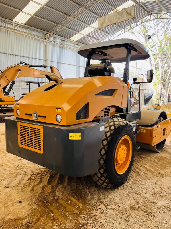 Compactador de 8 Ton. BM8000 - Image 5