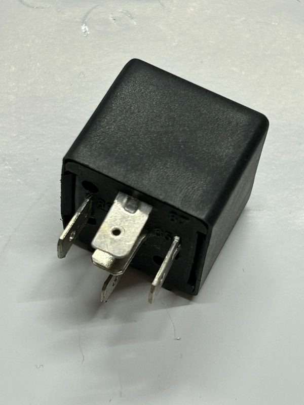 Relevador auxiliar vdo de 24v 415002010r