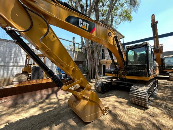Excavadora Caterpillar 320D 2011 - Image 9