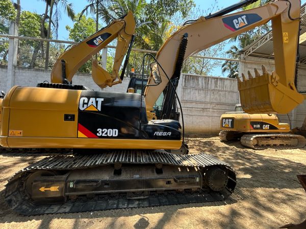 Excavadora Caterpillar 320D 2010 - Image 2
