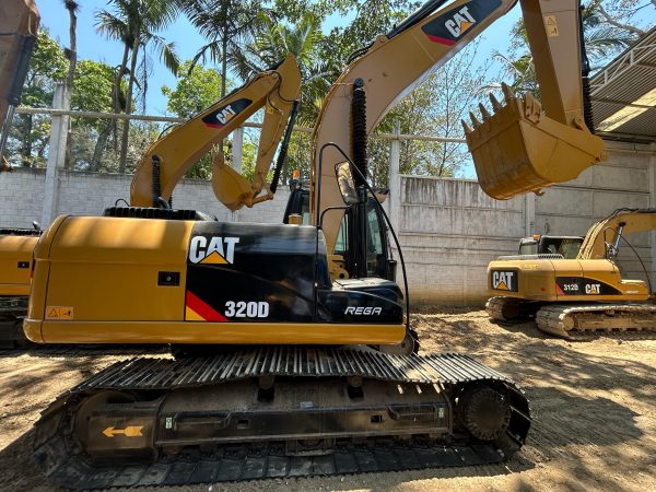 Excavadora Caterpillar 320D 2010 - Image 3