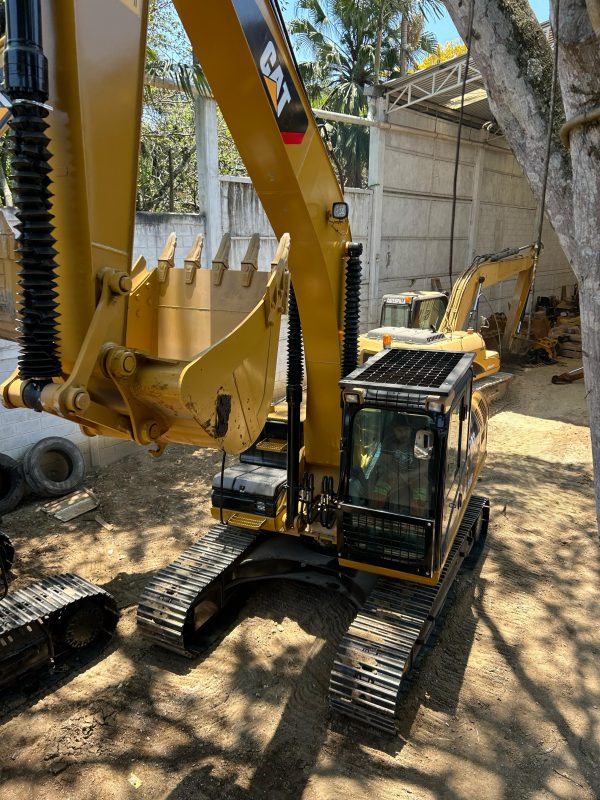Excavadora Caterpillar 320D 2010 - Image 16