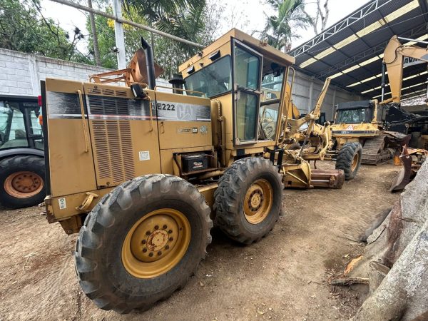 Motoconformadora Caterpillar 135H NA - Image 6